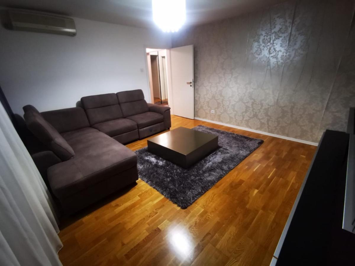 Luxury Apartment. 10 Minutes Taxi Ride To Center Timişoara Buitenkant foto