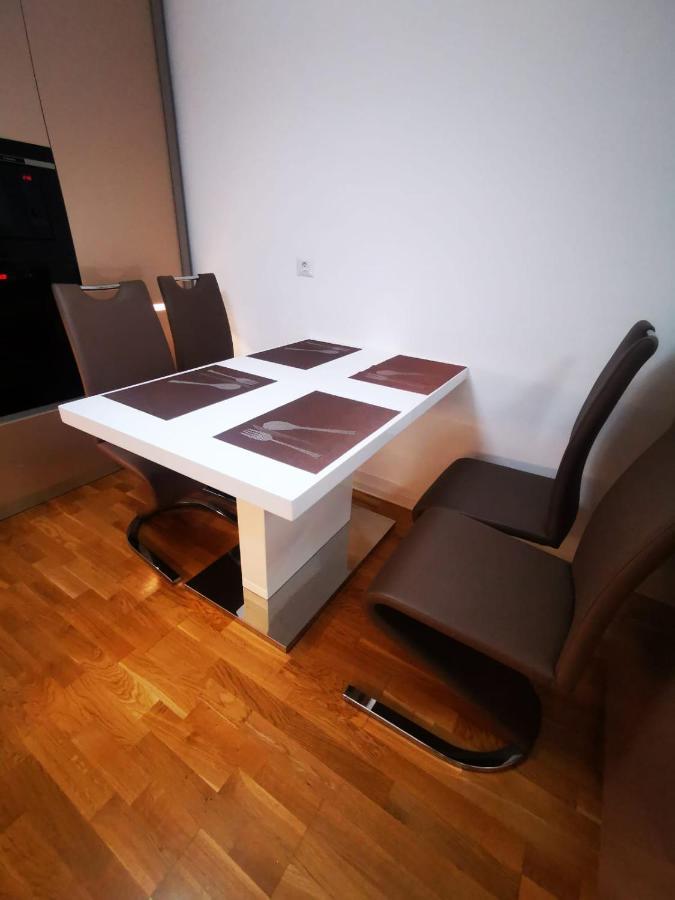 Luxury Apartment. 10 Minutes Taxi Ride To Center Timişoara Buitenkant foto