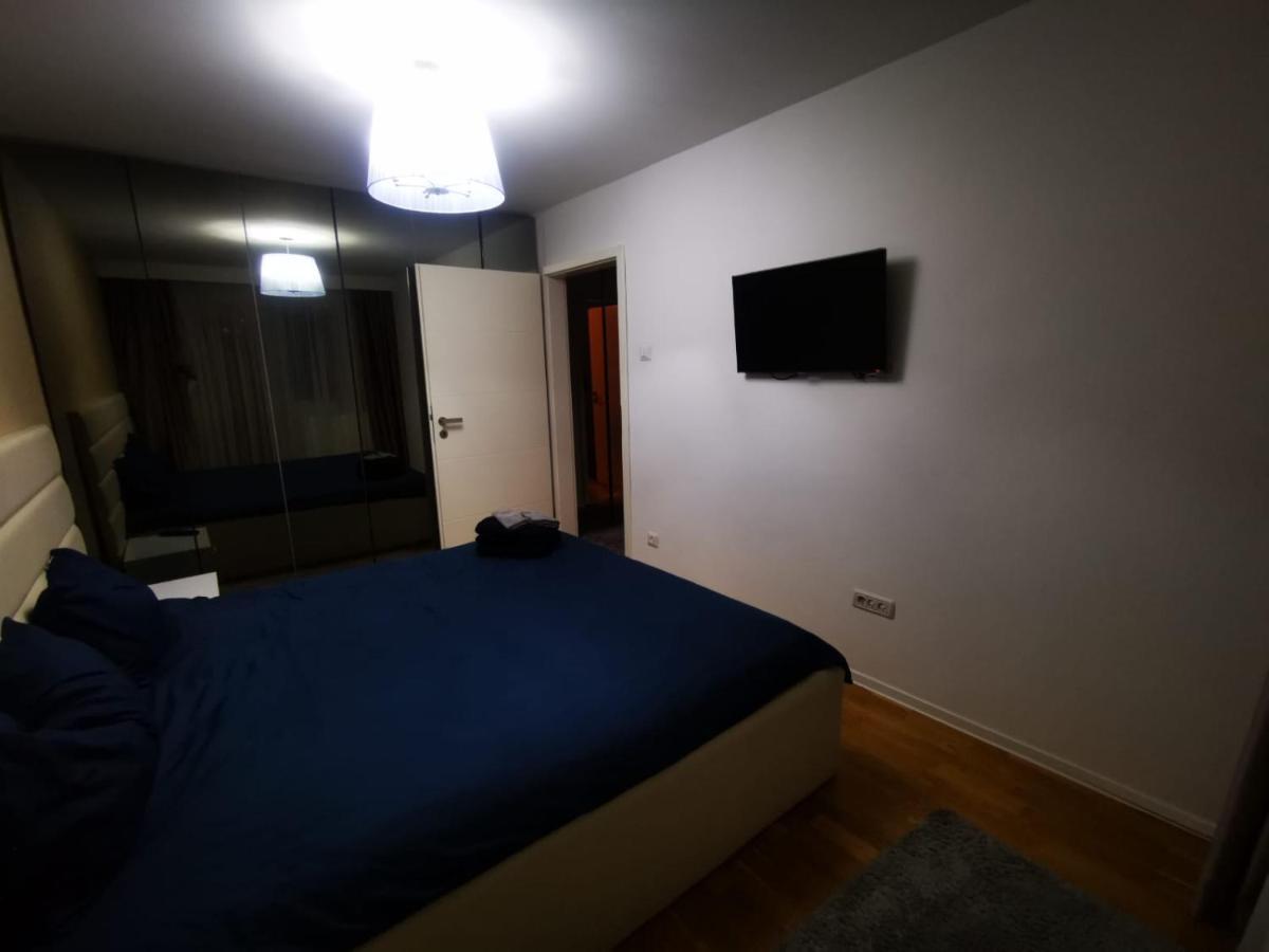 Luxury Apartment. 10 Minutes Taxi Ride To Center Timişoara Buitenkant foto